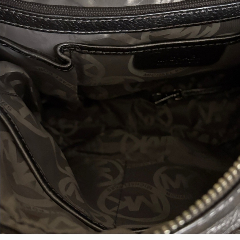 Michael Kors Black Shiny Leather Satchel EUC - Picture 12 of 17